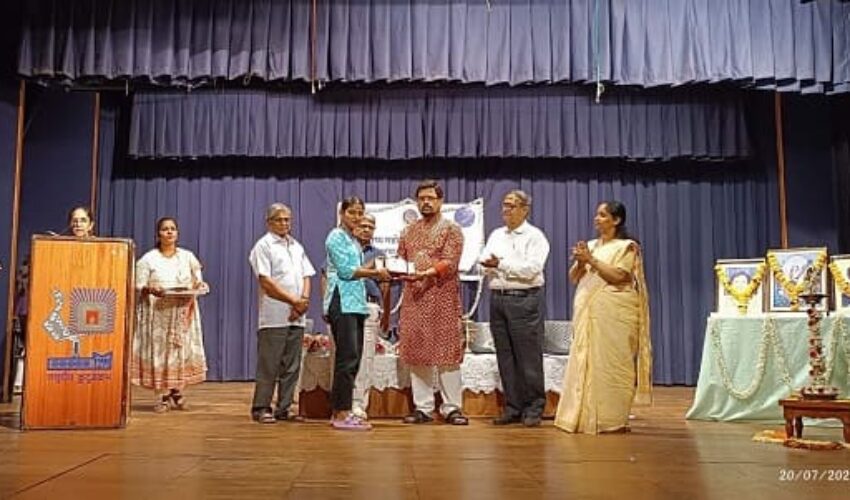 कविता सादरीकरण स्पर्धा